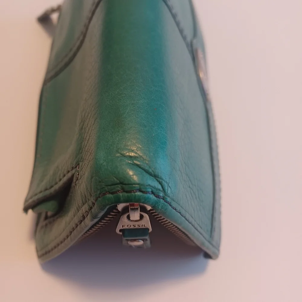 Fossil Leather Billfold Wallet Kelly Green